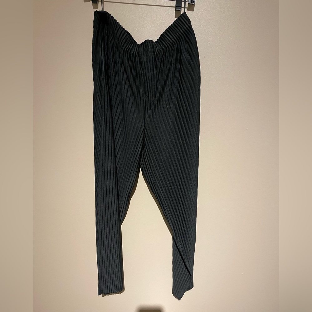 Pleated pants. Replica issey miyake